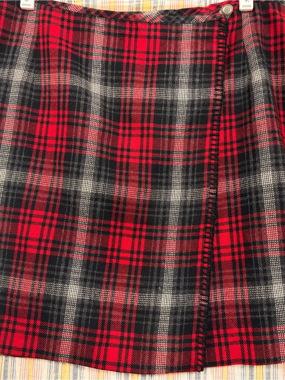VTG Eddie Bauer 100% Wool Red and Black Tartan Plaid Mini Wrap Skirt Sz 16